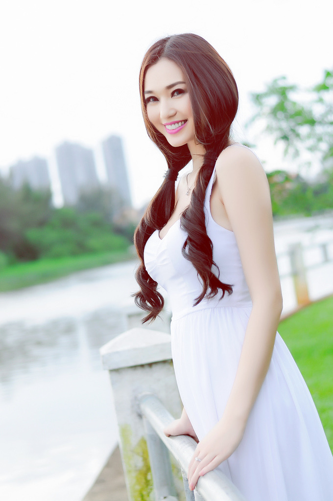 女教师淫辱的教室